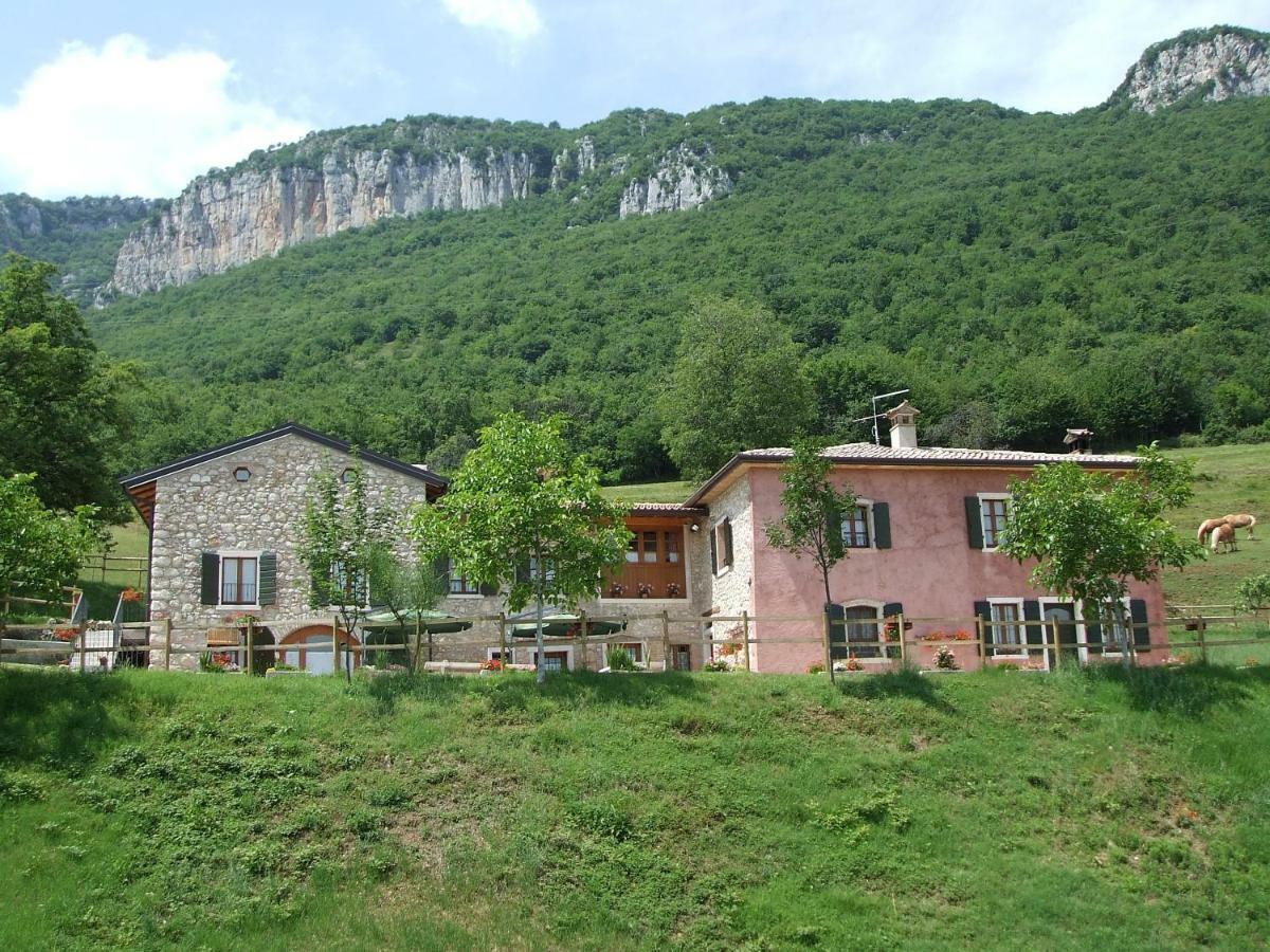 Agriturismo Lusani Caprino Veronese Exterior photo